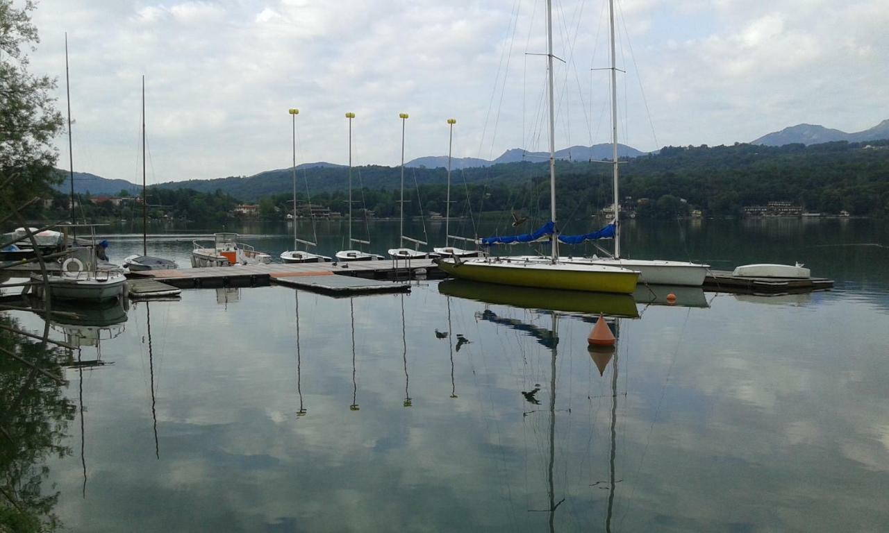 B&B In Riva Al Lago Avigliana Exterior foto